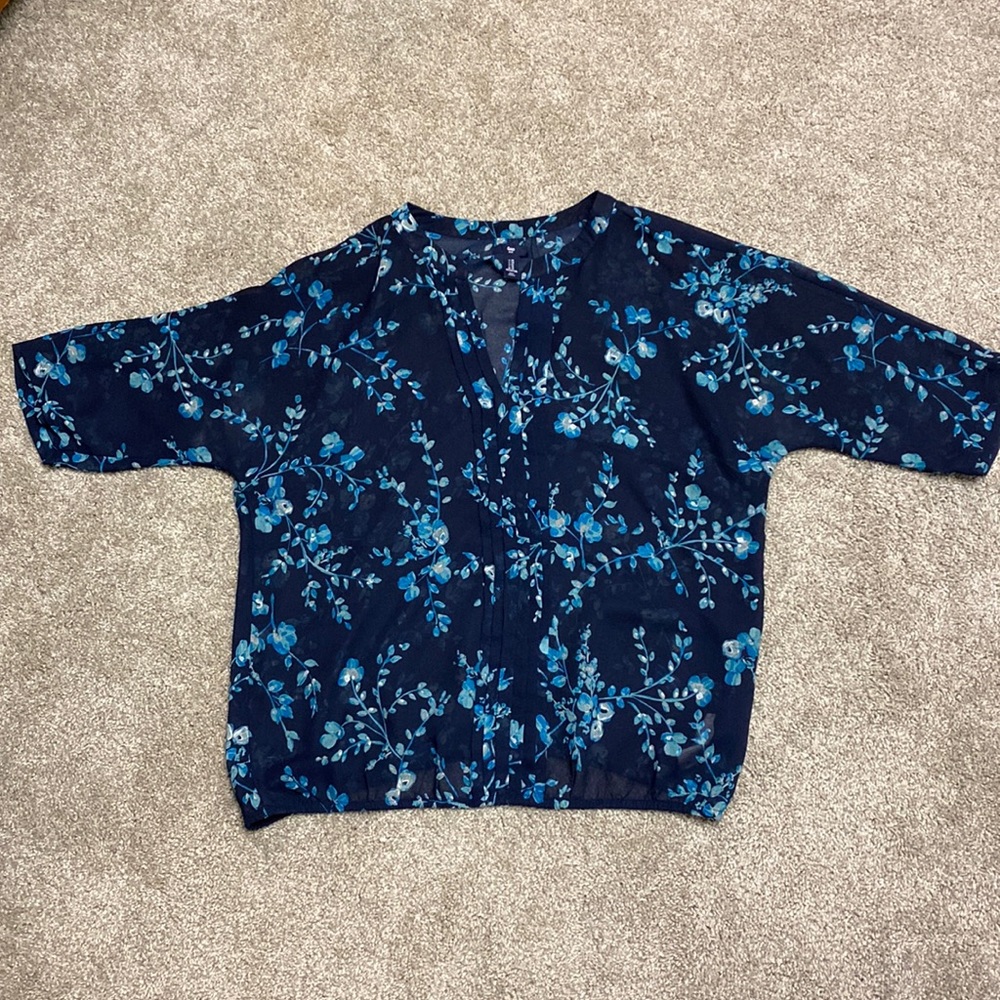 GAP Navy blue floral blouse